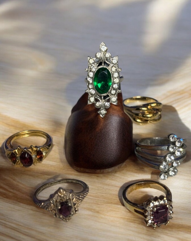 Six Rings CZ Rhinestones Green Cab Plus