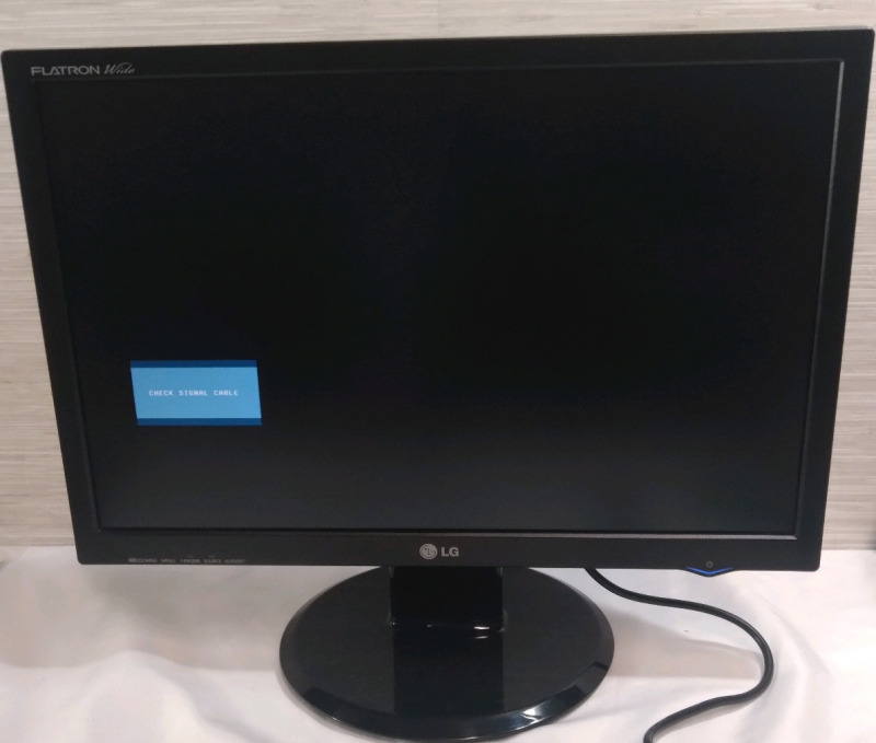 New LG Flatron Wide Monitor 20"