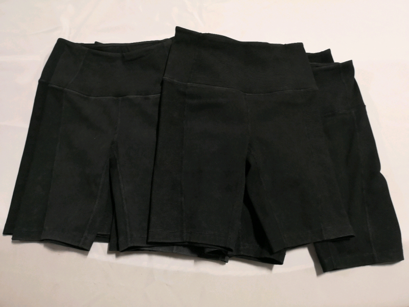 9 New Women's Yoga Shorts sz Medium by Zella