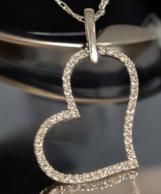 10K White Gold Chain 10K Diamond Chip Open Heart Pendant