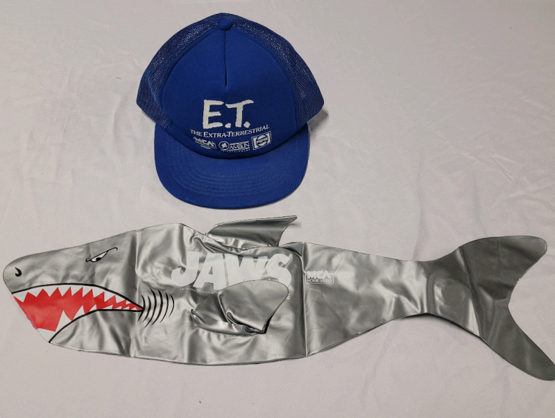 Vintage Movie Memorabilia 1987 Jaws The Revenge Inflatable & E.T. Athletic Headwear Cap