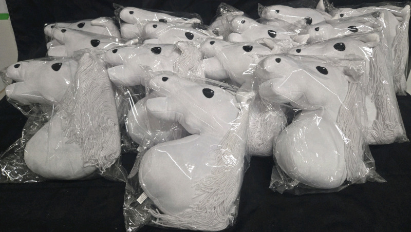 15 New Sealed | White Hobby Horse Heads | Measures 12" x 8" x 4" | * Missing Poles *