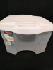 Large Rubbermaid Storage Tote 88L - 25" L x 21" W x 13.5" H - 2