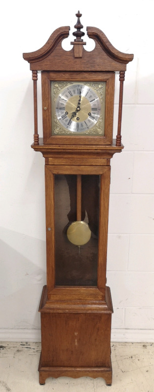 Vintage Wooden Grandmother Clock - Working with Key