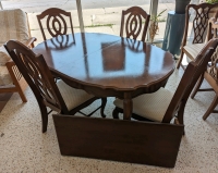 Vintage Bassett Dining Room Suite