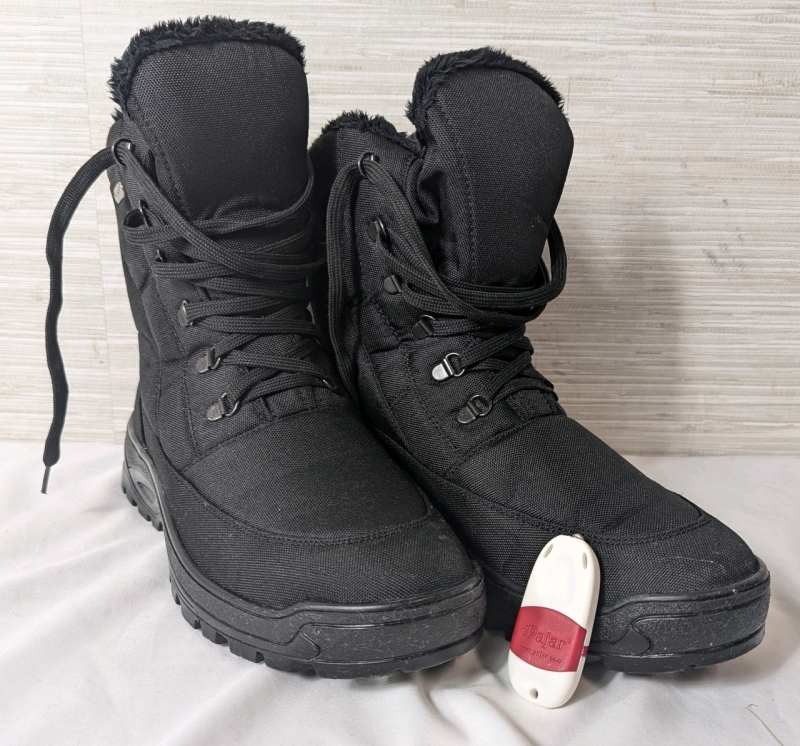 Lightly Used: Men's Sz10 Winter Boots - Pajar Ice Grippers - Flip out Ice Grippers