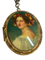 Vintage Cameo Lady Transfer Large Locket with Chain.