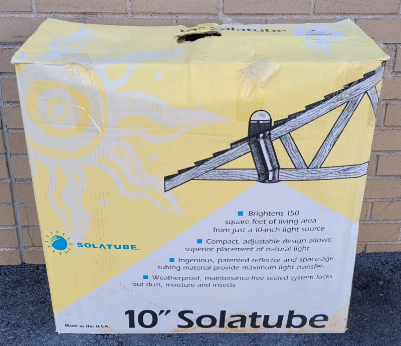 Solatube 10" Natural Light Airtight Roof Dome Light , Includes Roof Sealant . Open Box, Appears Complete