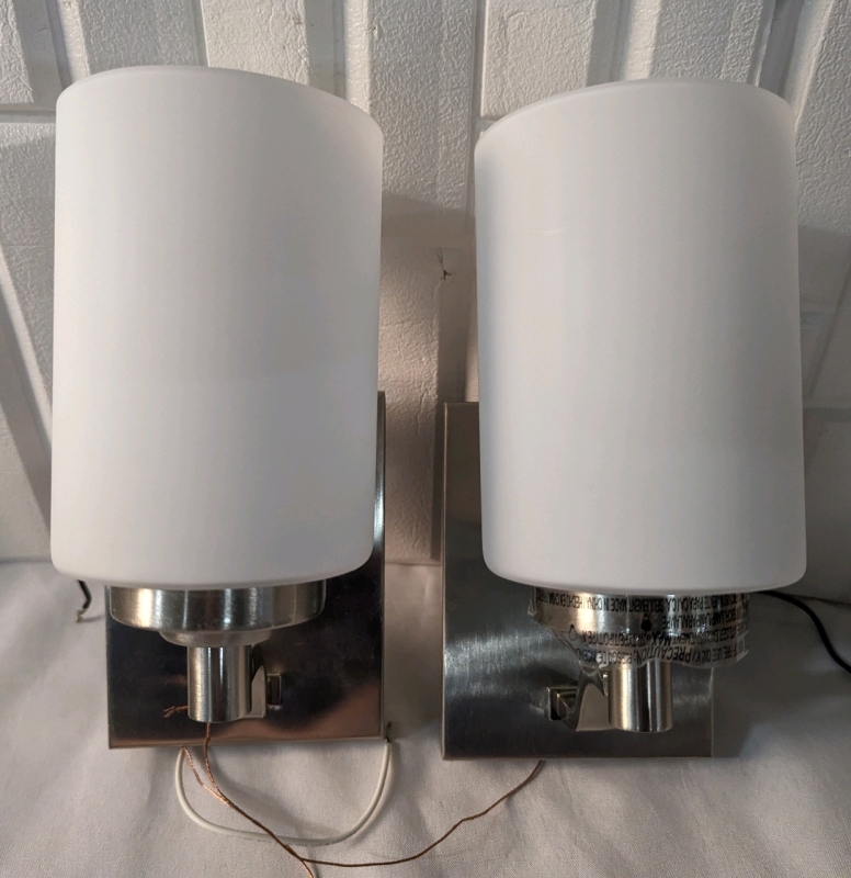 2 Intertek Wall Mounted Light Fixtures