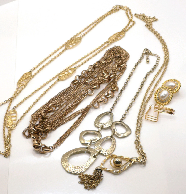 Gold Tone Earrings & Necklaces