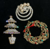 3 Vintage Broches Christmas Tree Rhinestones Emamel Wreath Art Nouveau - 3