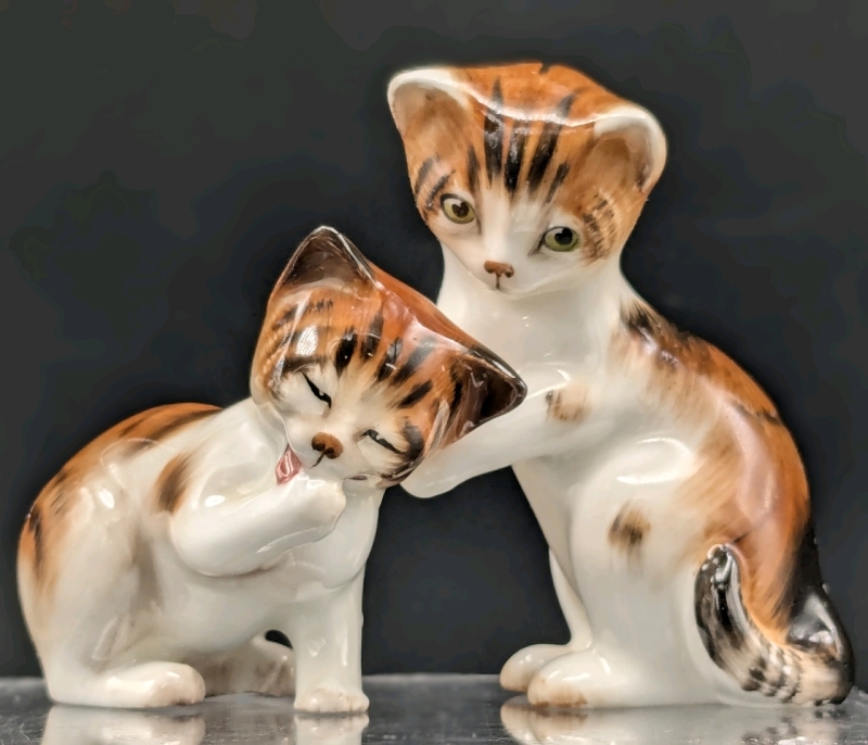 2 Royal Doulton Bone China Kitten Figures HN2582 & HN2583 | Up to 2.5" Tall