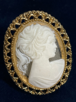 Vintage Scrolled Oval Cameo Brooch