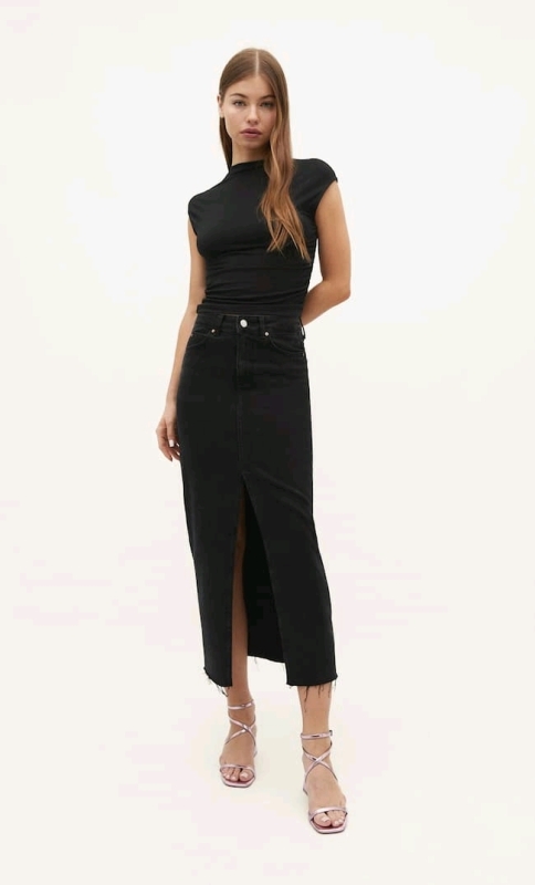 New Stradivarius Women's Long Denim Comfortable Skirt. Size 8