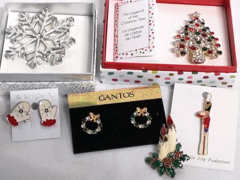 Christmas Jewelry Lot - Brooches & Earrings