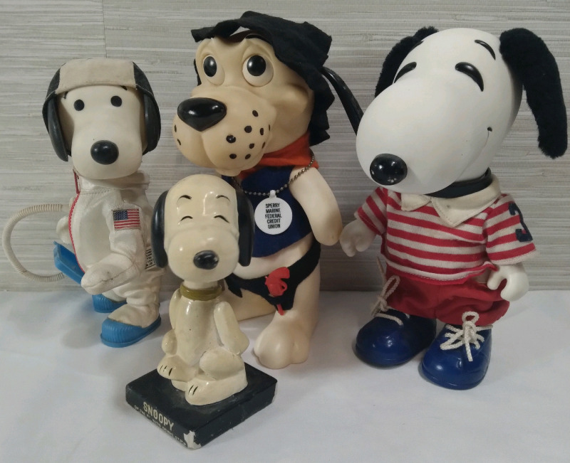 Snoopy Collectable Lot 1970 Soccer Snoopy, 1969 Snoopy Astronaut Peanuts, 1950 Lego Snoopy Bobblehead & Sperry Marine Federal Credit Union Piggy Bank Largest being 9"