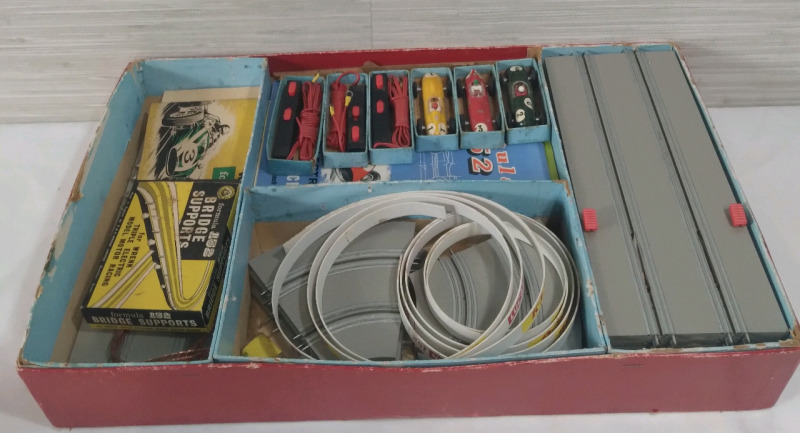 Rare Original England Wren Slotcar Set AcDc Complete. 1959 Never Used Missing Box Cover