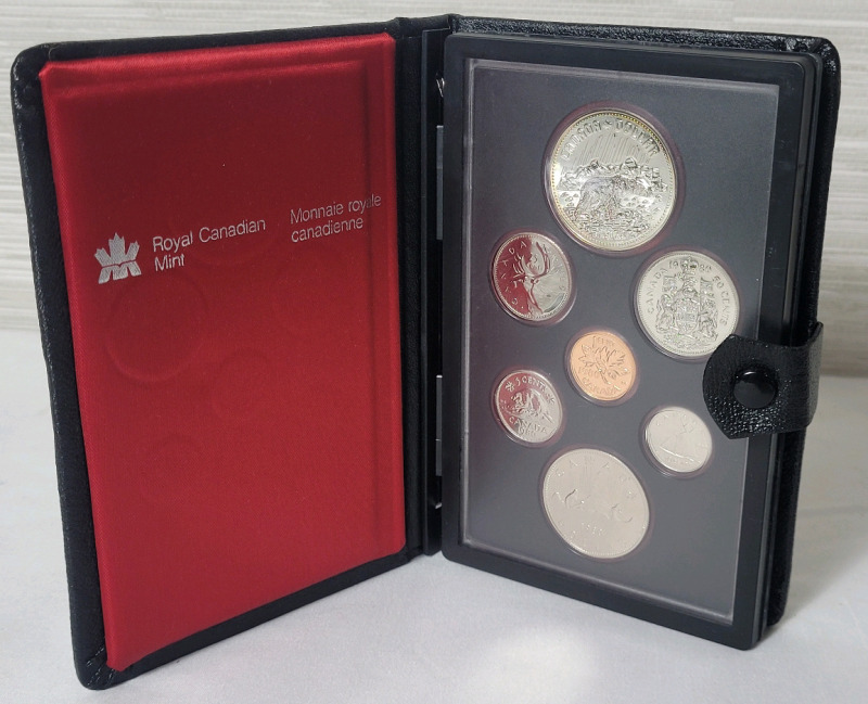 1980 Canadian Silver " Arctic Territories Polar Bear " Coin Double Dollar 7-Coin Prestige Set in Case . Uncirculated