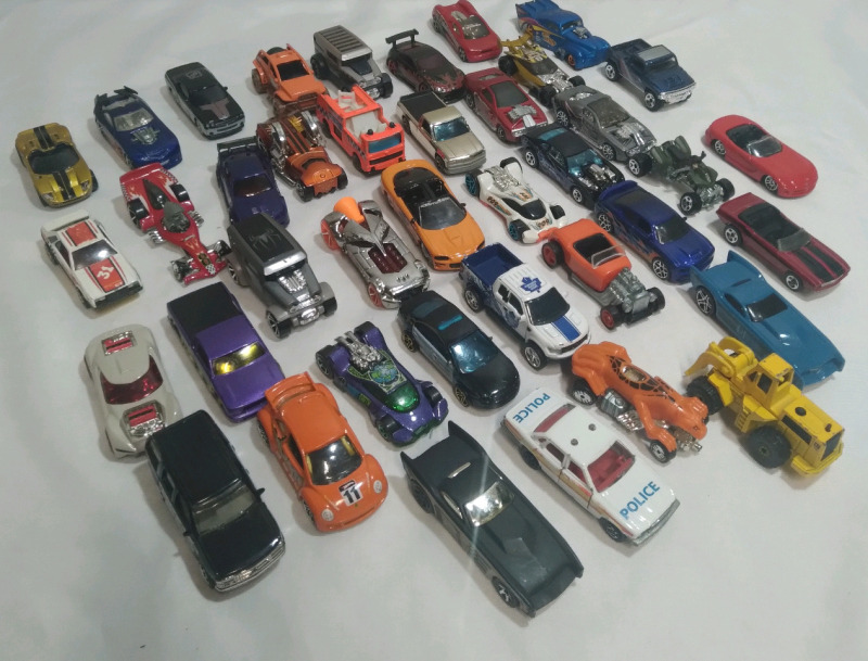 41 Various Diecast Miniature Cars Majority Hot Wheels, Couple of Matchbox & Marvel