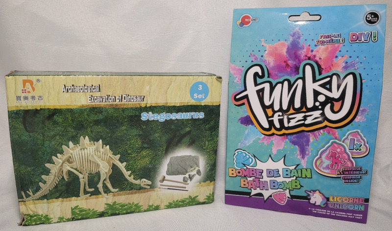 Pre-Teen Toys - Funky Fizz Bath Bomb & Dinosaur Excavation Model - New