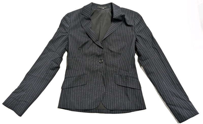 Ladies Size 4 | THEORY Pinstripe Blazer | Style: Hayward/Lafata Model: 8011148R | Retails for Over $100 New!