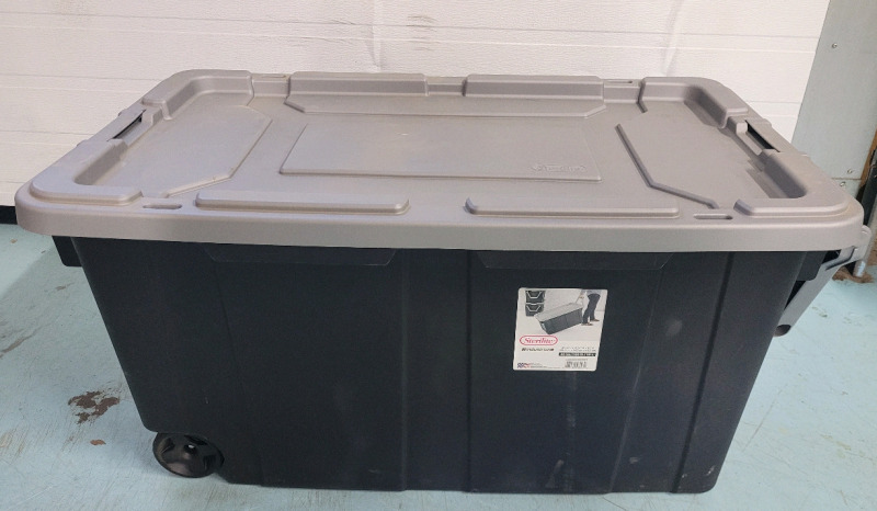 Sterilite Industrial 151L Storage Bin & Lid on Wheels with Pull Handle