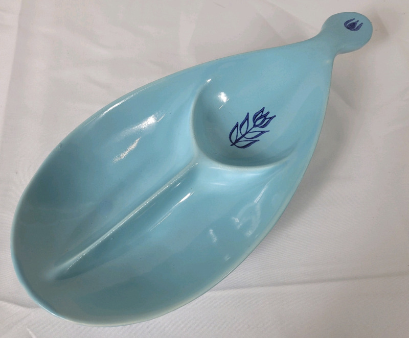 Cronin Blue Tulip Pottery Teardrop Divided Serving Dish Bowl . Measures 12.5"&times;5.5" . No chips or cracks