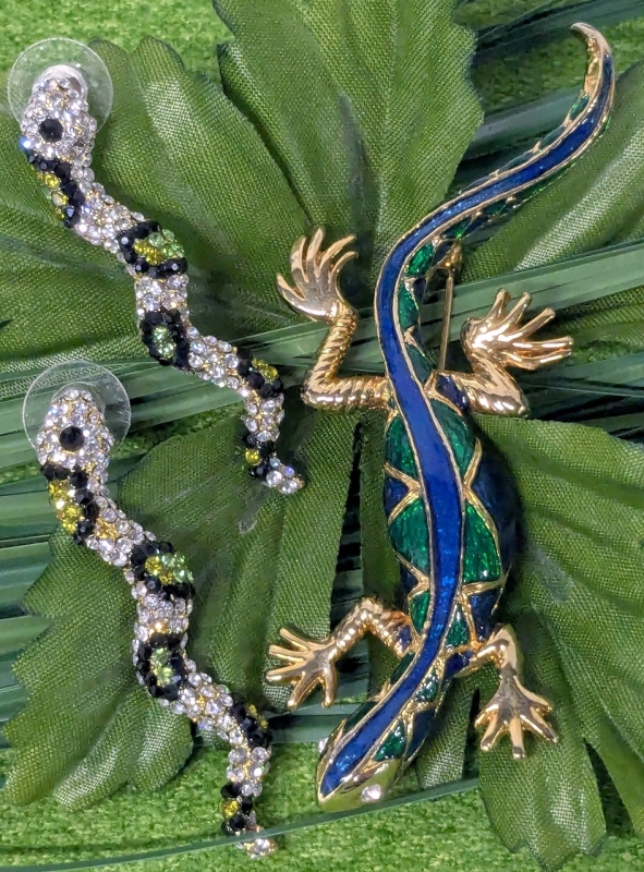 Creature Couture : Fun Enameled Lizard / Salamander Brooch & Pair of Rhinestone Spotted Snake Earrings