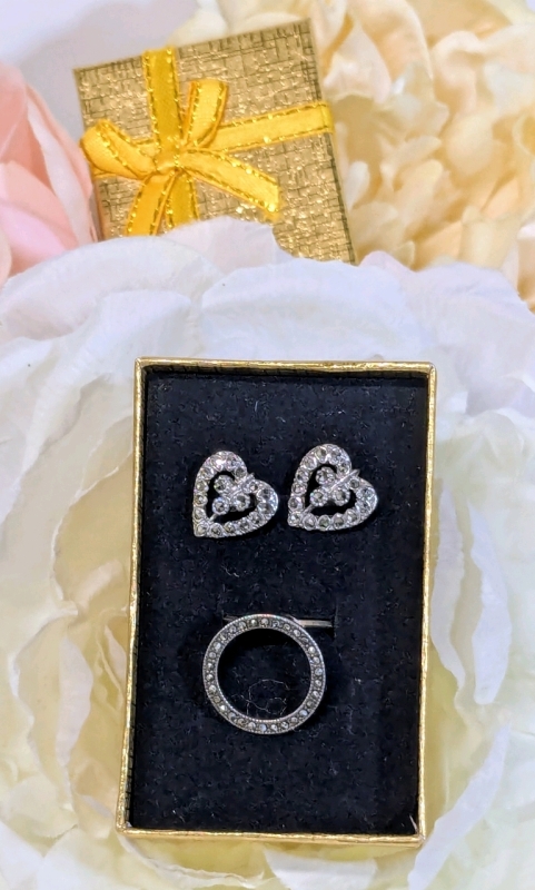 Sensational Stamped Sterling 925 NV (Nevada Mine) Pendant on Dainty 14" 925 Chain & Adorable Heart Earrings w Backs Stamped "Silver"