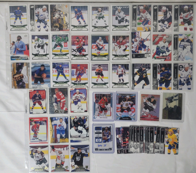 Multi-Sport Trading Card Singles Lot . Hockey , Football , Basketball . 54 Trading Cards