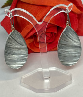 ZSiska Silver Foil Teardrop Sheppard Hook Earrings Signed Dutch