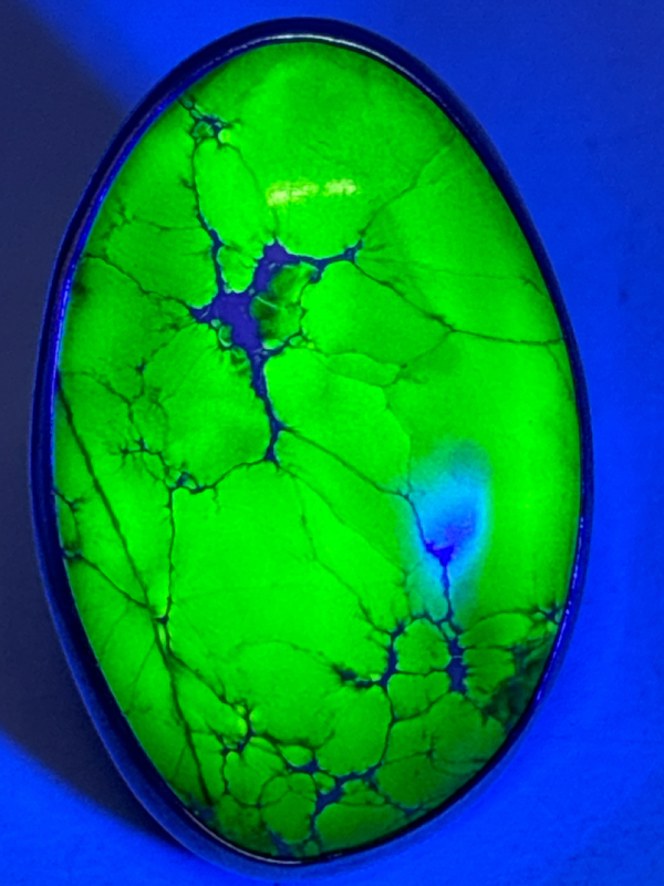 Amazing Luminous Glowing Green Starement Ring Size 7.5
