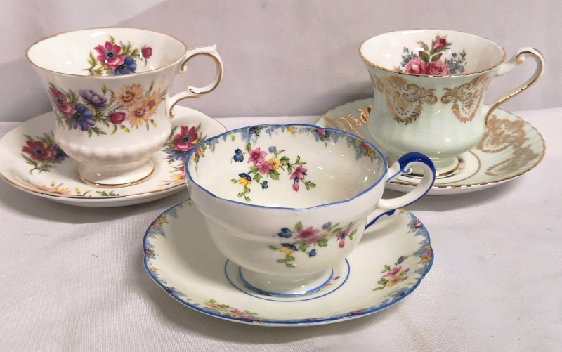 3 PARAGON Teacups & Saucers