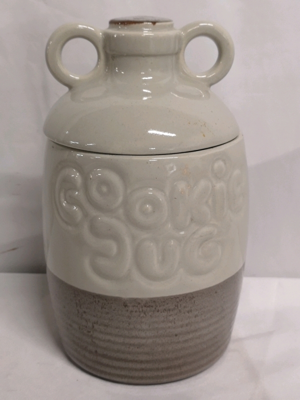 McCoy 213 Cookie Jug Jar 11" Tall