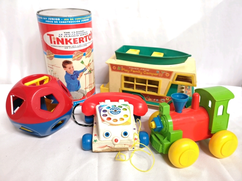Great Vintage Toy Lot - Fisher Price, Tinker Toys ++