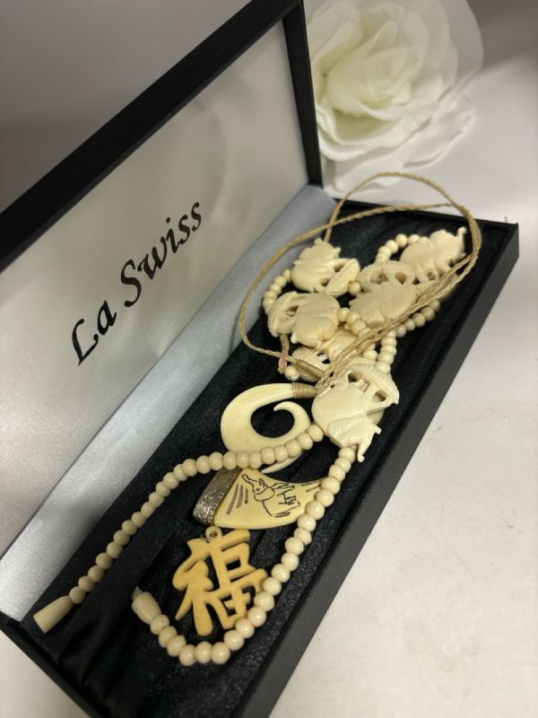 Vintage Natural Material Elephant Makao Fish Hook Necklaces Scrimshaw Elephant Pendant Good Luck pendant