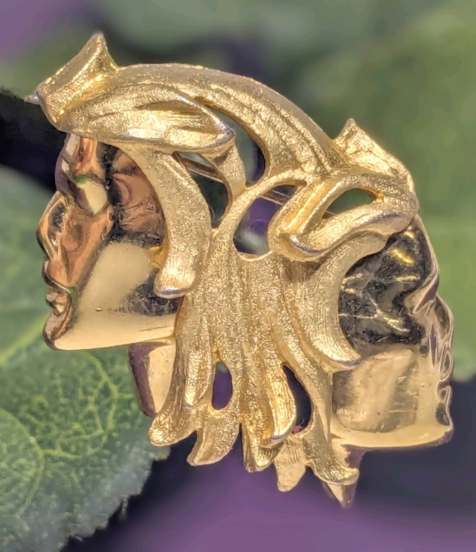 Unusual Vintage Double Face / Gemini Matte & High Polish Gold Tone Well-Crafted Brooch | 1.5" x 1.5"