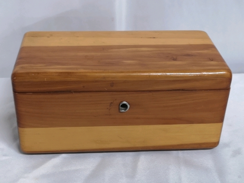 Miniature Cedar Lane Chest - 8.5" L x 4.25" W x 4" H No Key