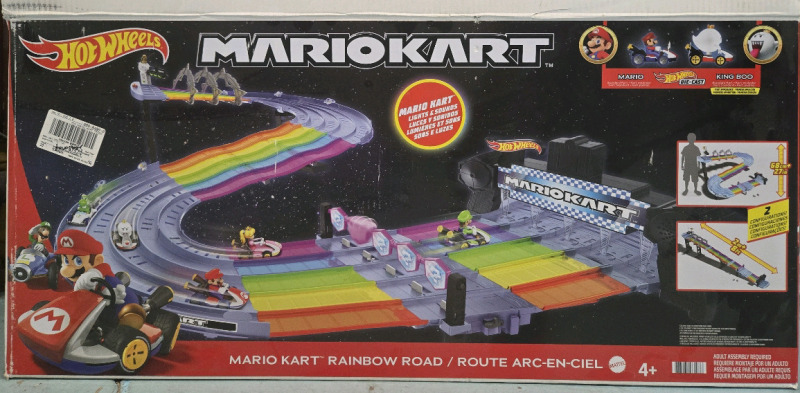 Hot Wheels Mario Kart |Rainbow Road Raceway, 8-Foot Track Set with Lights & Sounds & 2 1:64 Scale Vehicles
