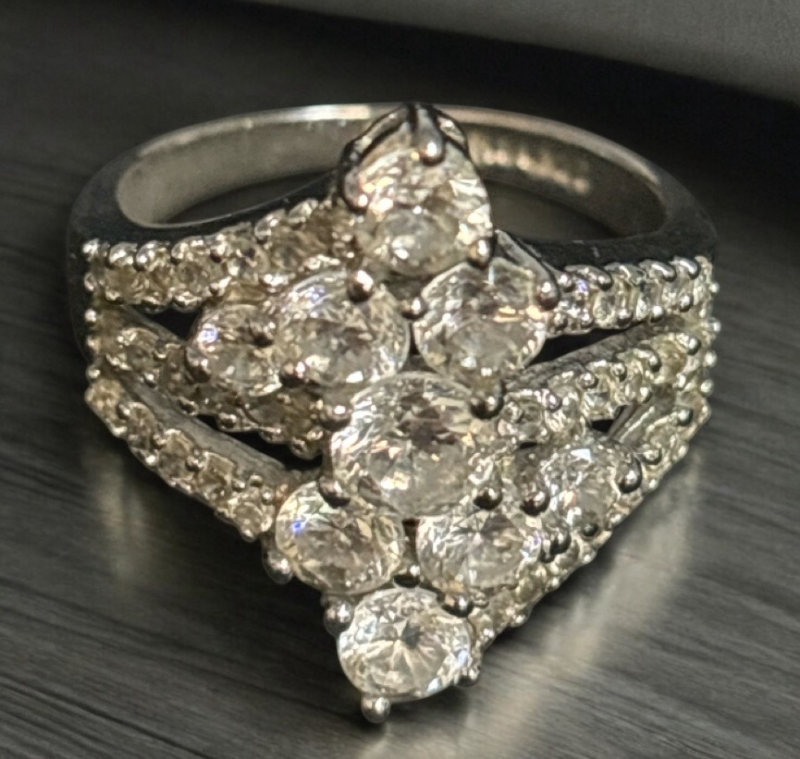 Signed RSC 925 Sterling Silver Cubic Zirconia Dazzling Ring Size 8
