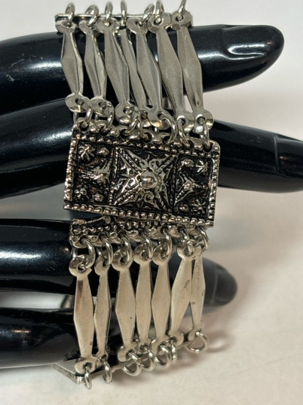 Sterling Taxco Mexico Repousse Segmented Panel Bracelet 7.5 Inches Over 1 In Wide Stamped