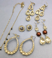 Bling Bling Earrings + Necklace