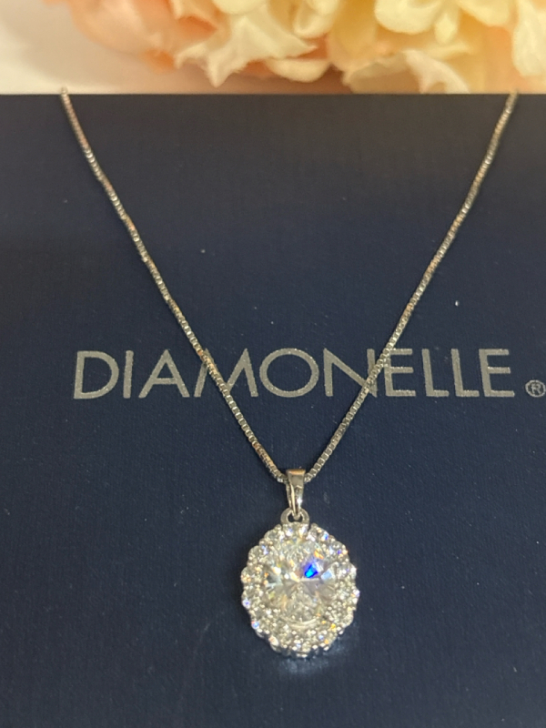 Elegant Classic 925 Sterling Silver Cubic Zirconia Pendant 925 Box Chain Diamonelle Logo Box