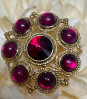 Vintage Rivoli Red Cab centre with 7 Raspberry Round Cabs Brooch