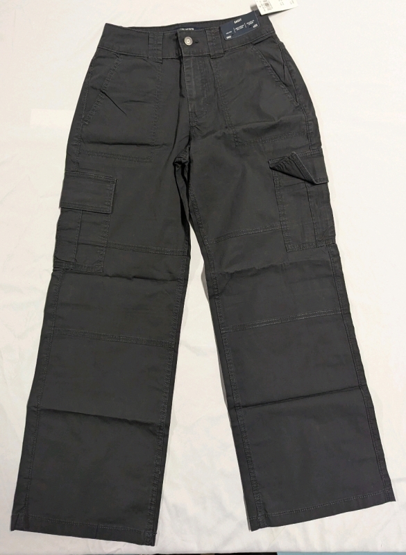 New Women's Size 00S (W23) Hollister Baggy High Rise Slacks.