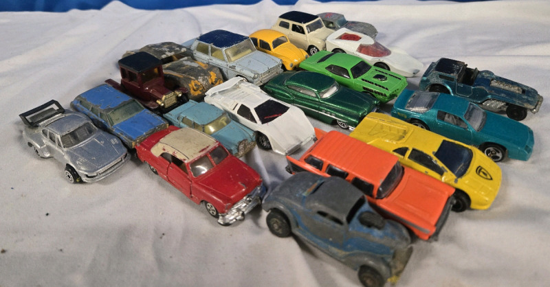 19 | Ertl & Hotwheels Die-Cast Collectible Toy Cars | Largest Car Measures 3.5"