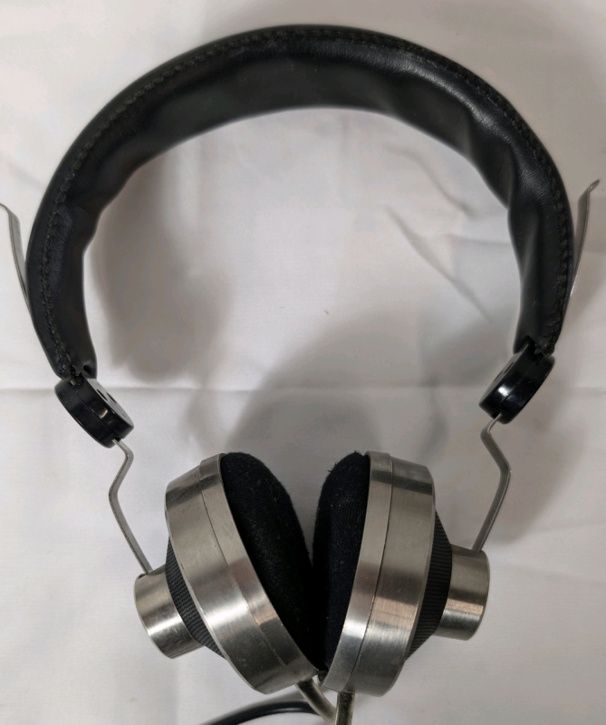 Vintage Akai ASE-7 Stereo Headphones