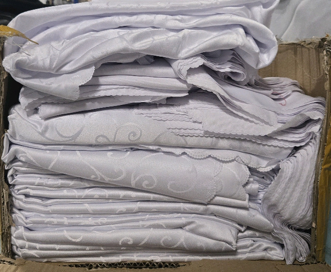 50+ Pcs New | Large assorted linen lot | w/ Table Clothes ( Circular ) & Napkins