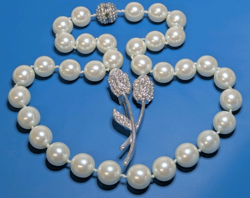 Knotted Lusterous Faux Pearl Necklace w Rhinestoned Screw Clasp & Very Pretty Faux Pearl & Rhinestone Twin Tulip Brooch | 18" Long