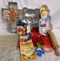 Fantastic Baking Lot - Disney Cinderella and Winnie the Pooh Pans - Chocolate Molds, Cookie Cutters and more
